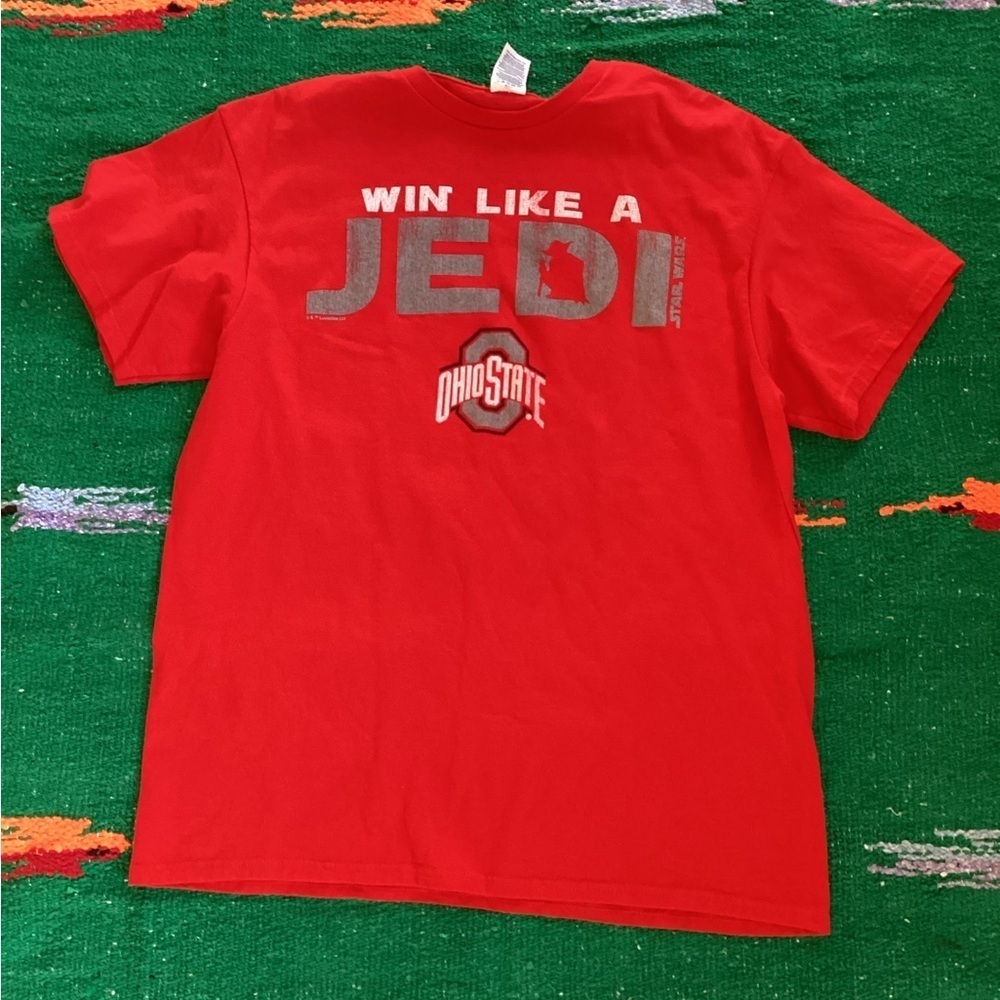 Red Ohio State Jedi T-Shirt-SZ L
Pit to pit 20”
Length 28”
H4